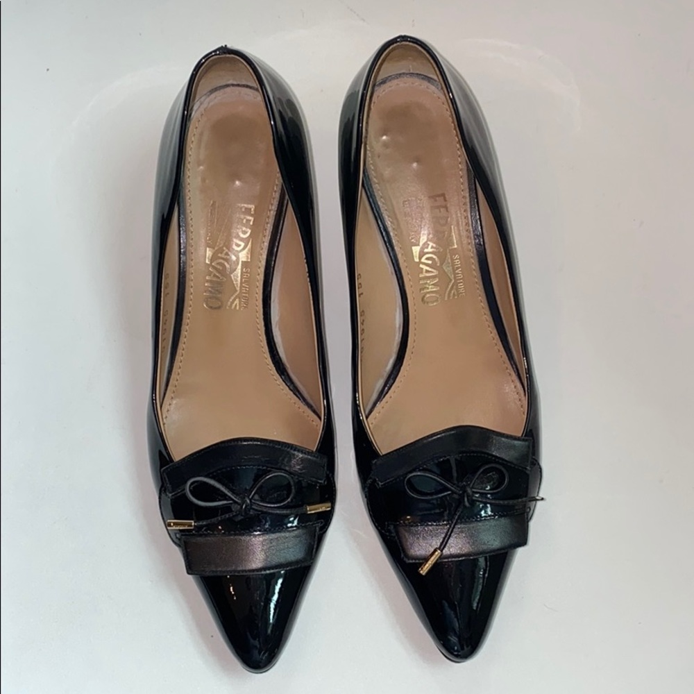 Ferragamo black bow patent kitten heels 8 B - Picture 5 of 16